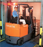 美國豐田叉車(TOYOTA)3500磅四輪電動平衡重叉車